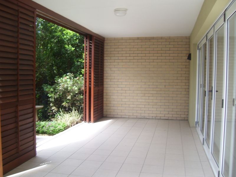 55 Riverwalk Avenue, Robina QLD 4226