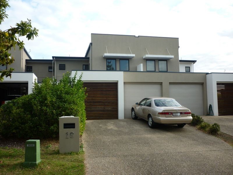 19 Riverwalk Avenue, Robina QLD 4226