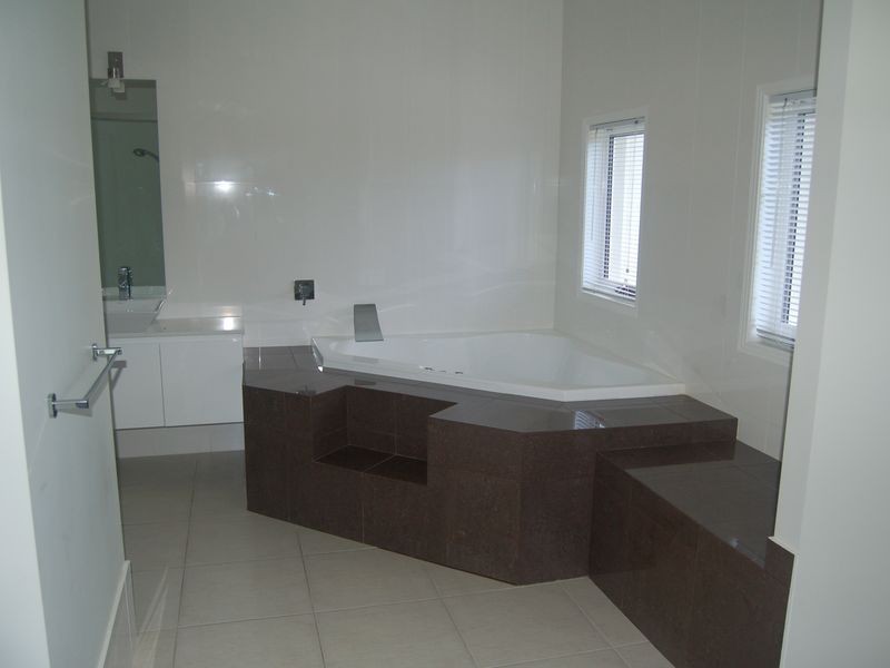 Wongawallan QLD 4210