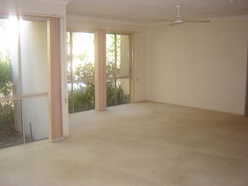 5 Lakes Circuit, Burleigh Waters QLD 4220