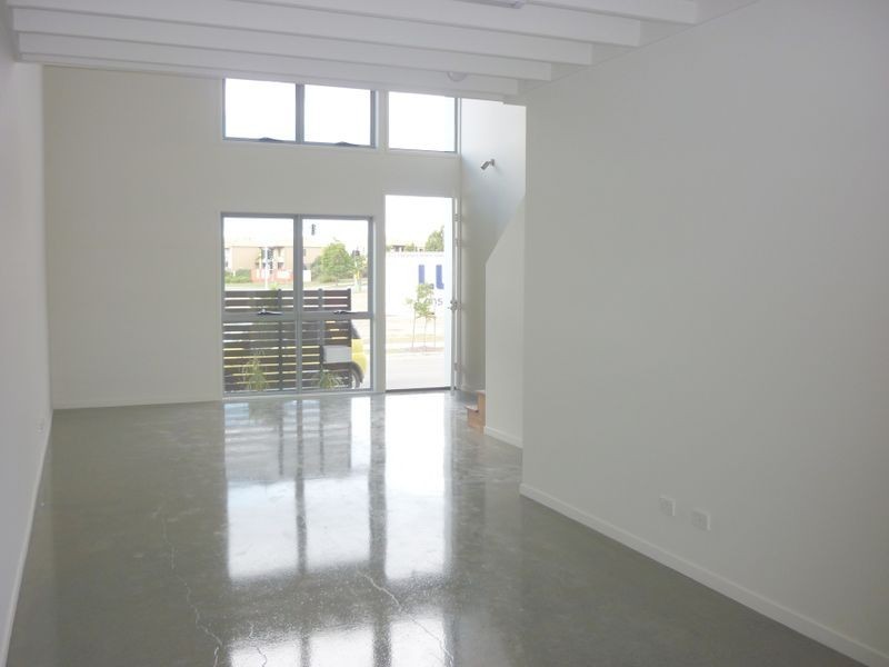 25 Emily Way, Varsity Lakes QLD 4227