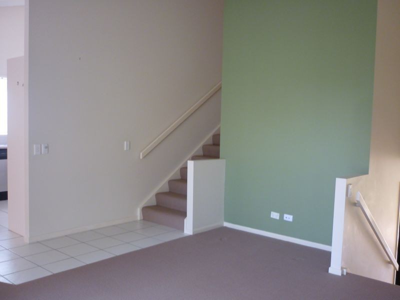 5/2 Penda Court, Merrimac QLD 4226