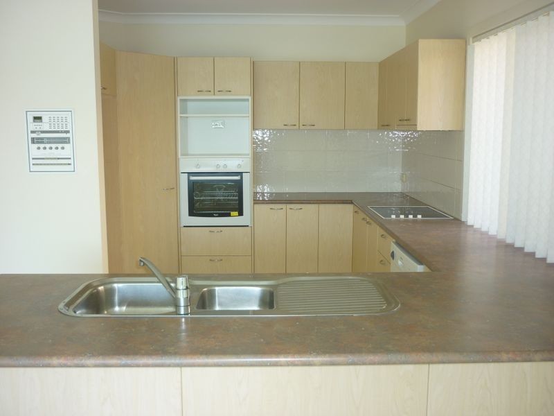 26 Vanderbilt Court, Varsity Lakes QLD 4227