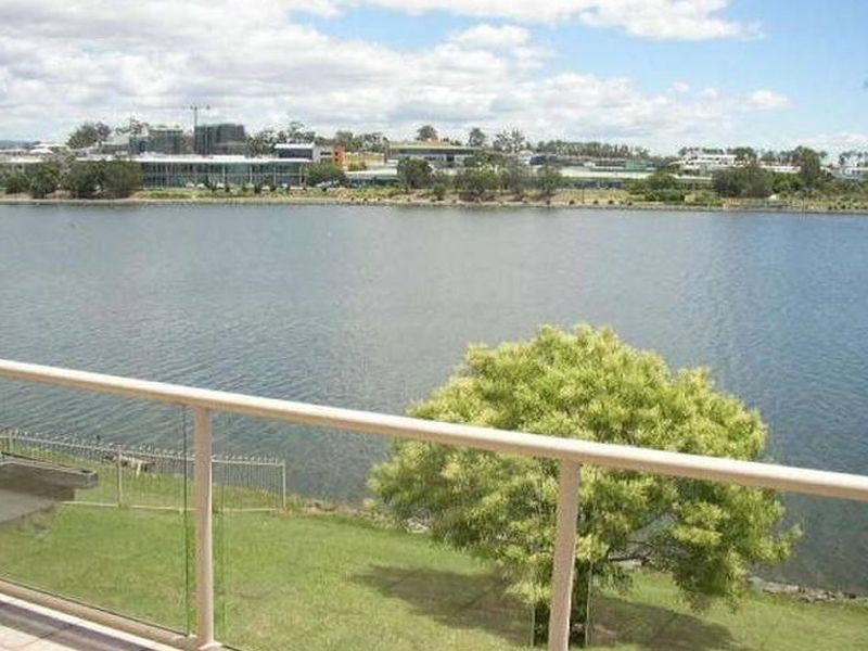 26 Vanderbilt Court, Varsity Lakes QLD 4227