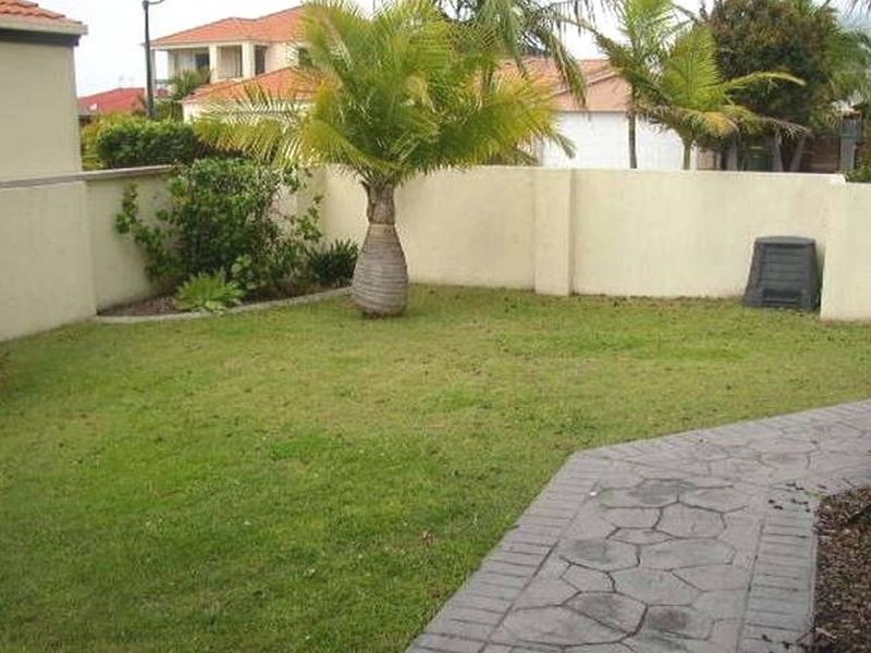 26 Vanderbilt Court, Varsity Lakes QLD 4227