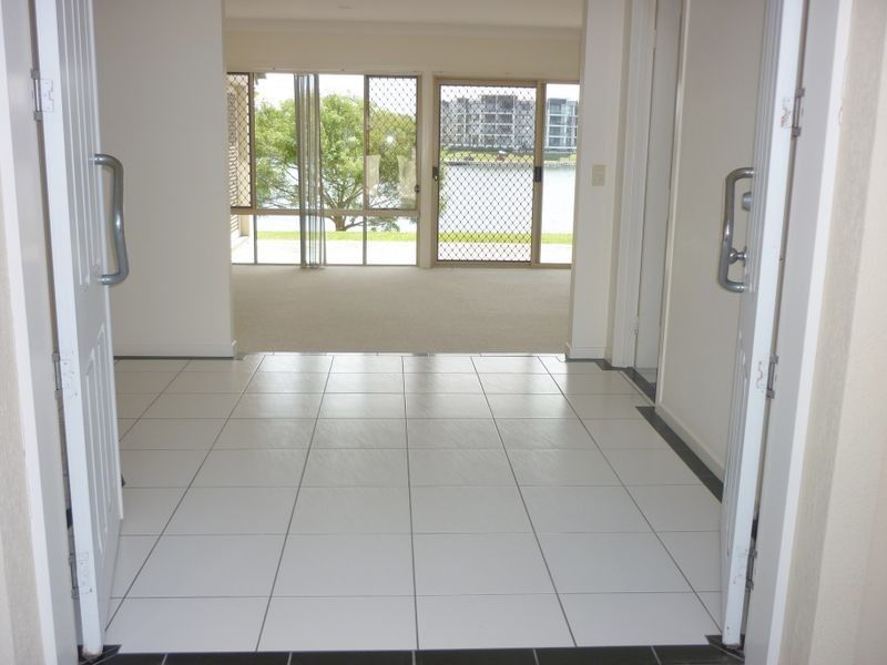 26 Vanderbilt Court, Varsity Lakes QLD 4227