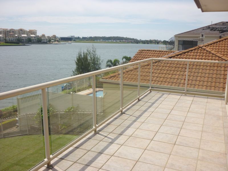 26 Vanderbilt Court, Varsity Lakes QLD 4227