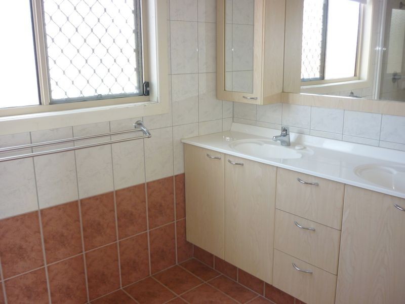 26 Vanderbilt Court, Varsity Lakes QLD 4227