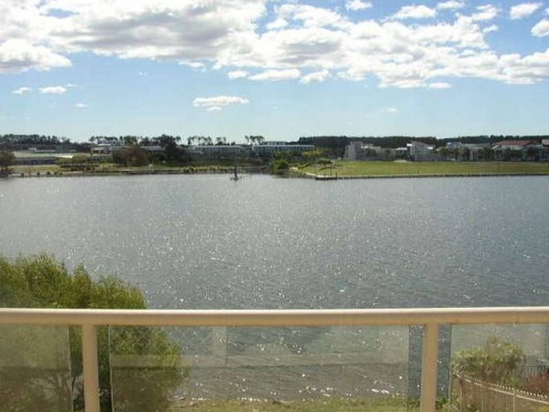 26 Vanderbilt Court, Varsity Lakes QLD 4227