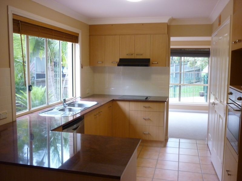 4 Teagardens Place, Robina QLD 4226