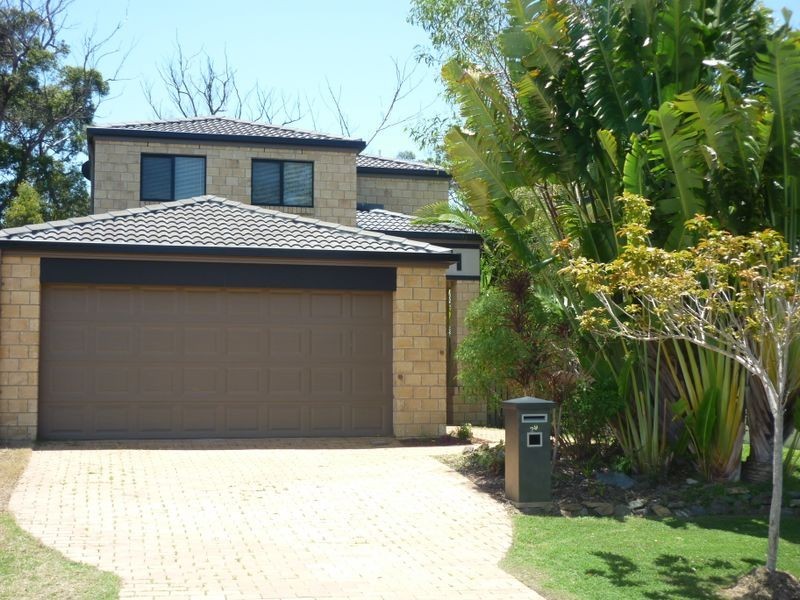 29 Royal Links Drive, Robina QLD 4226