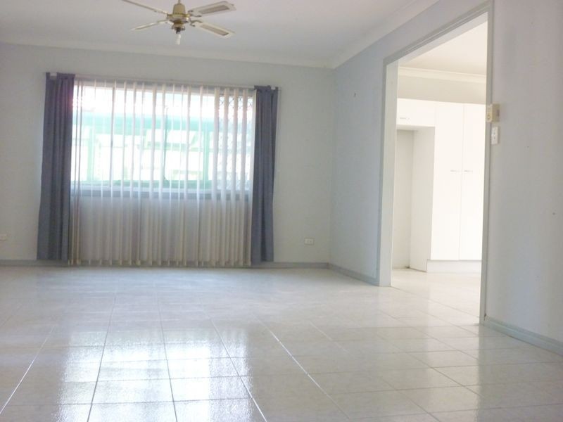 90 Slatyer Avenue, Bundall QLD 4217