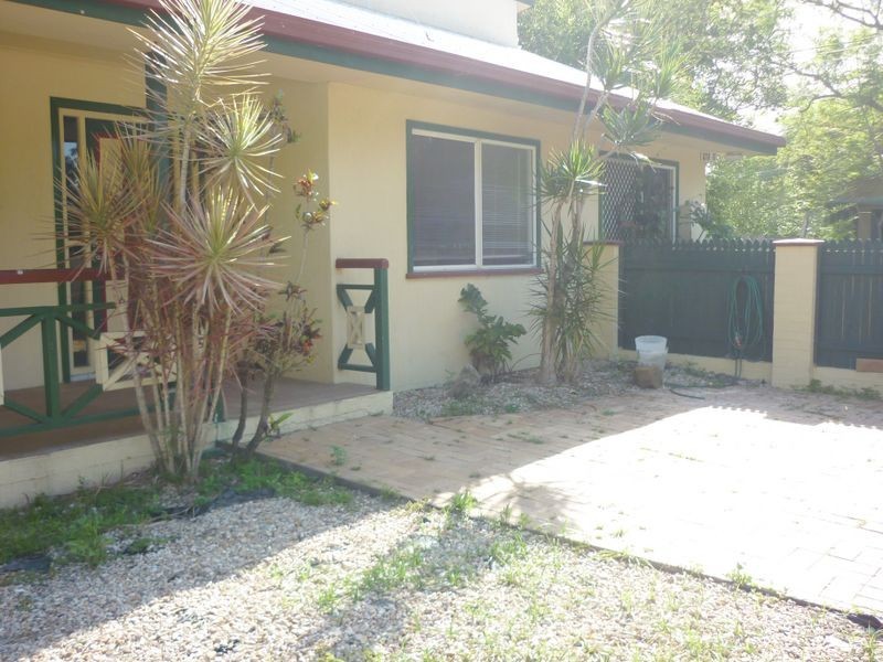 90 Slatyer Avenue, Bundall QLD 4217