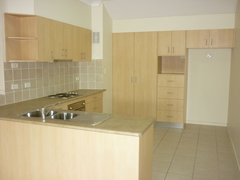 2/14 Lantau Crescent, Varsity Lakes QLD 4227