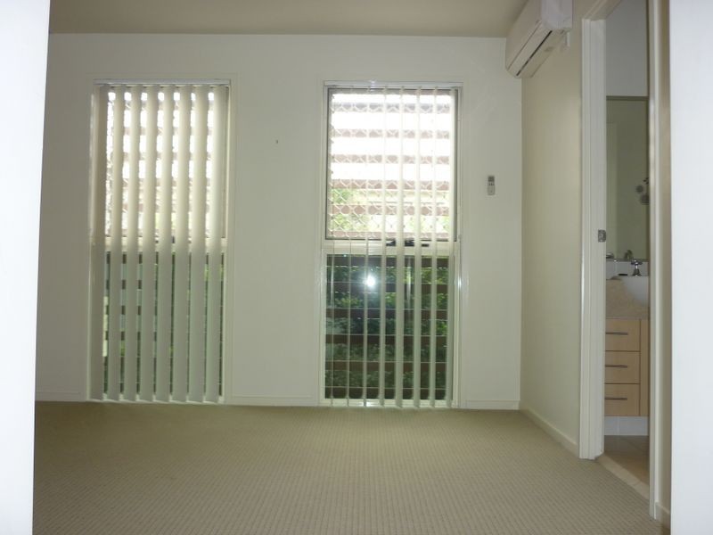 2/14 Lantau Crescent, Varsity Lakes QLD 4227