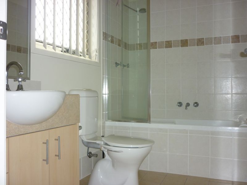 2/14 Lantau Crescent, Varsity Lakes QLD 4227