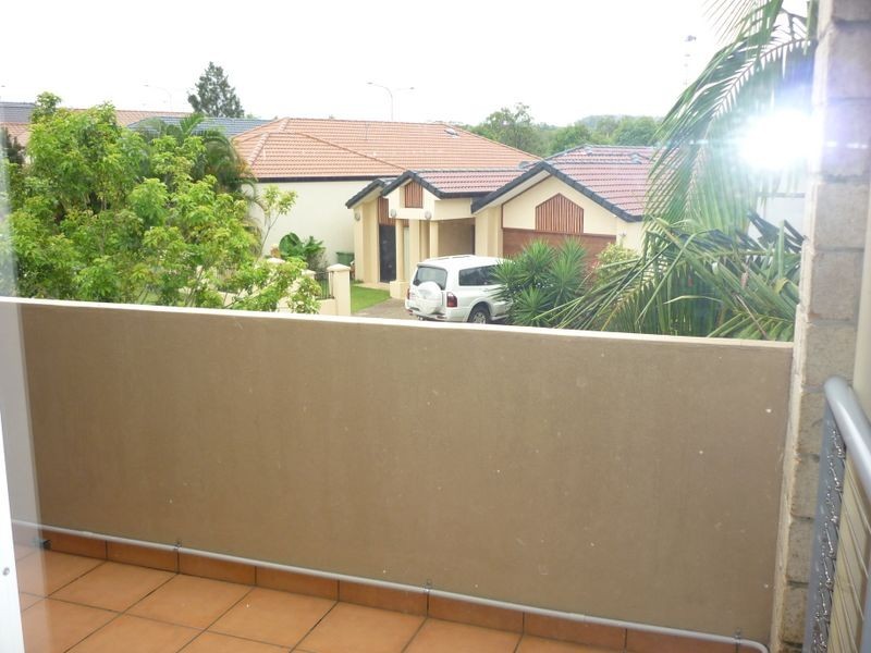 2/14 Lantau Crescent, Varsity Lakes QLD 4227