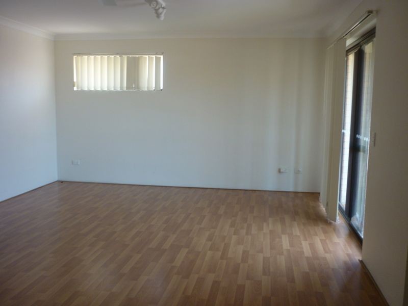 4/44 Oceanic Drive, Mermaid Waters QLD 4218