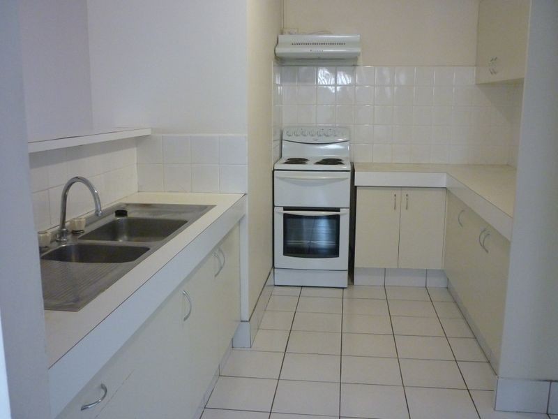 4/44 Oceanic Drive, Mermaid Waters QLD 4218