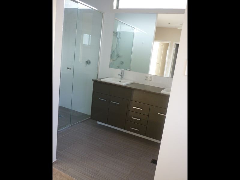 51 Azzurra Drive, Varsity Lakes QLD 4227