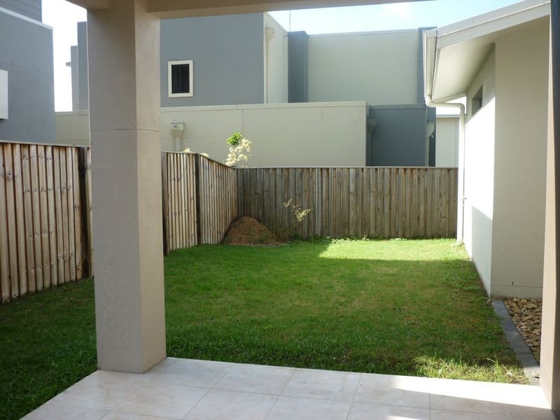 51 Azzurra Drive, Varsity Lakes QLD 4227