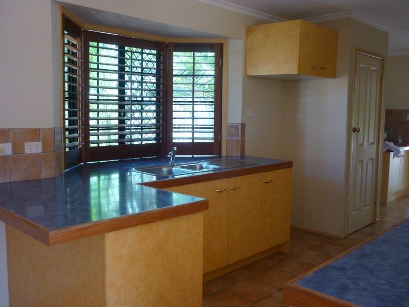 39 Warrina Crescent, Burleigh Waters QLD 4220