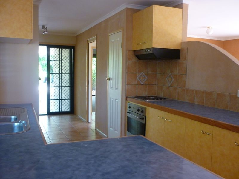 39 Warrina Crescent, Burleigh Waters QLD 4220