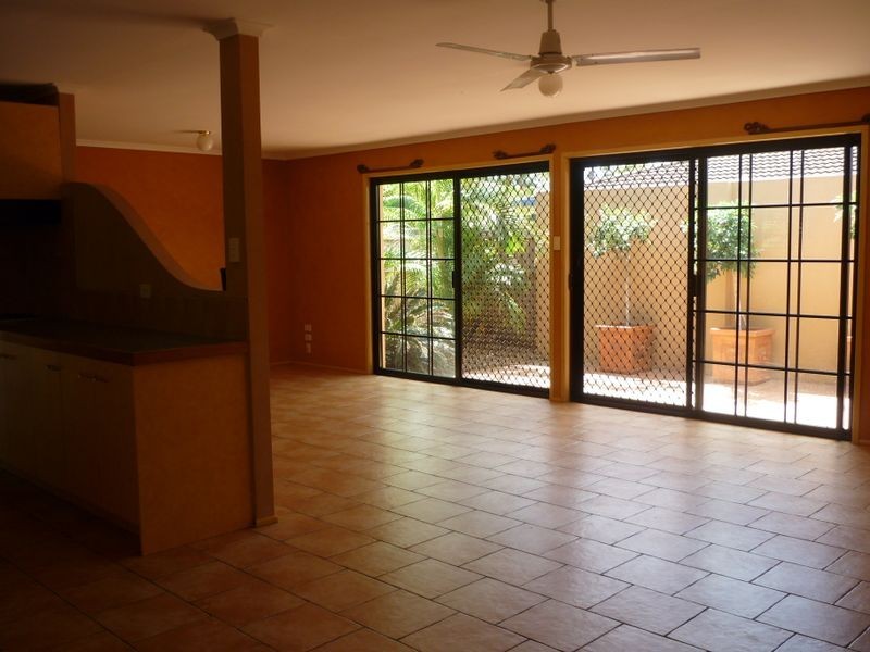 39 Warrina Crescent, Burleigh Waters QLD 4220