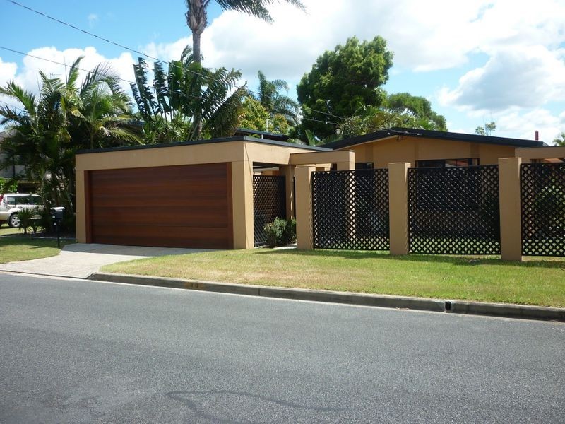 39 Warrina Crescent, Burleigh Waters QLD 4220