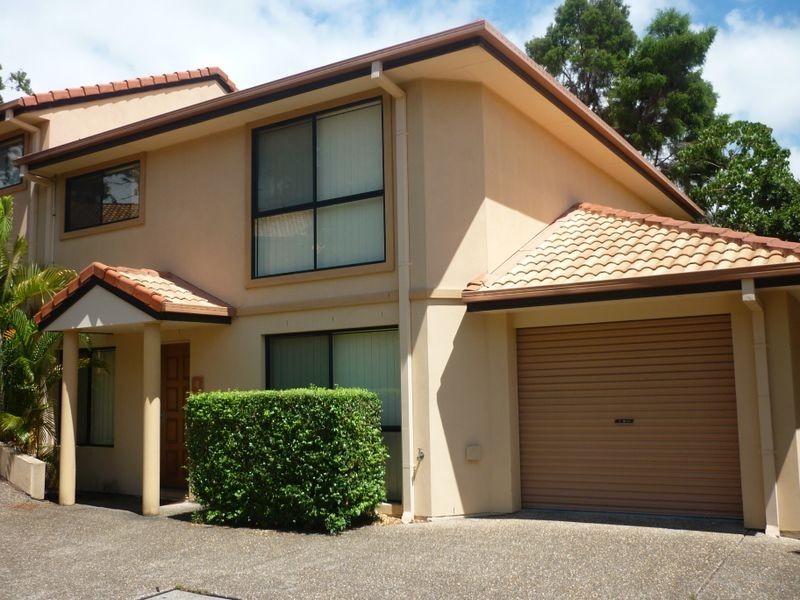 4/39 Pine Valley Drive, Robina QLD 4226