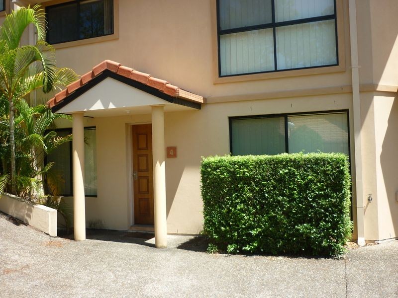 4/39 Pine Valley Drive, Robina QLD 4226