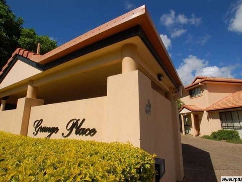 4/39 Pine Valley Drive, Robina QLD 4226