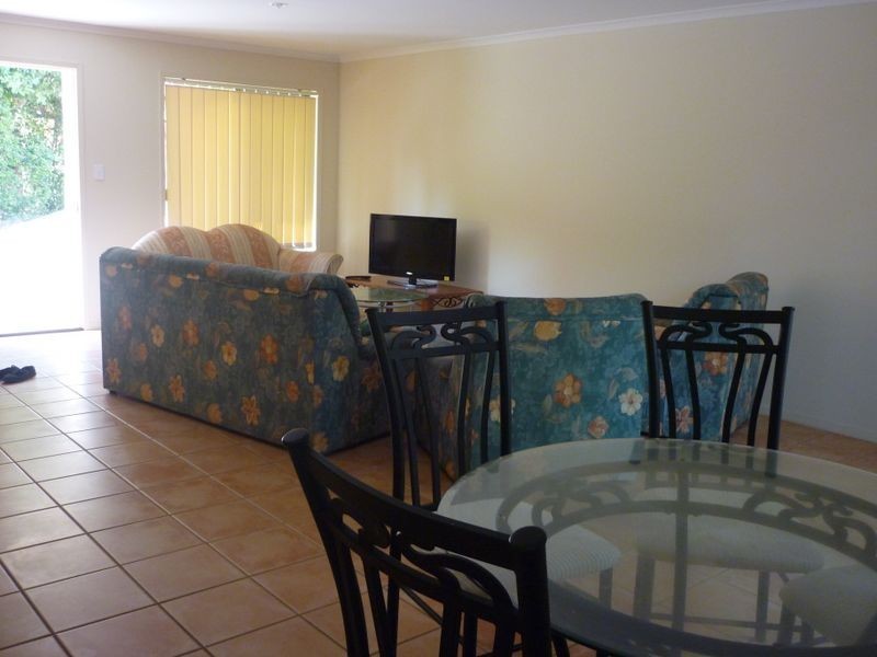 4/39 Pine Valley Drive, Robina QLD 4226