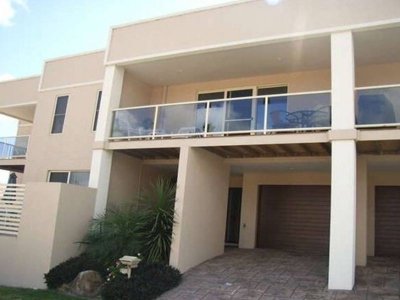 2/28 Palma Crescent, Varsity Lakes QLD 4227