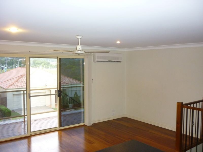 2/28 Palma Crescent, Varsity Lakes QLD 4227