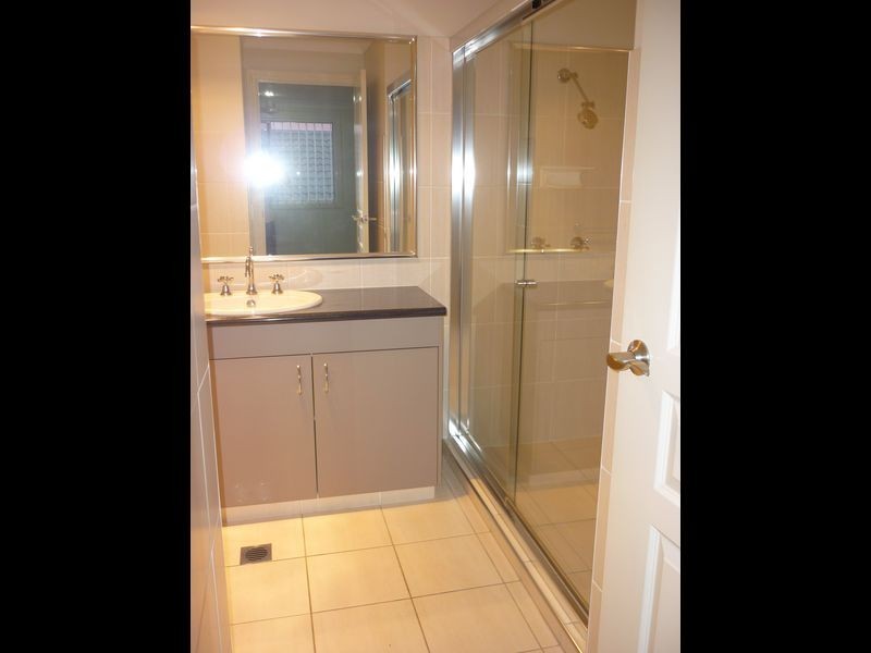 2/28 Palma Crescent, Varsity Lakes QLD 4227
