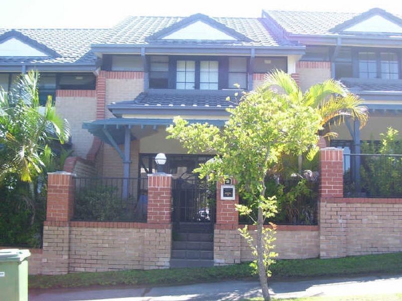 1/1-3 Hillridge Crescent, Varsity Lakes QLD 4227