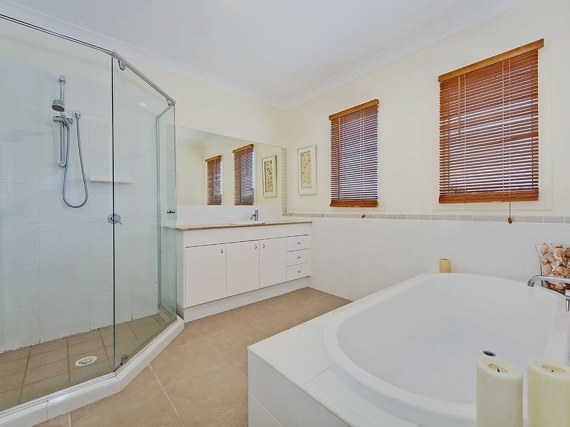 12 Royal Woods Drive, Robina QLD 4226