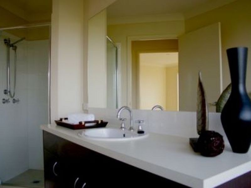 2 Alford Lane, Pacific Pines QLD 4211