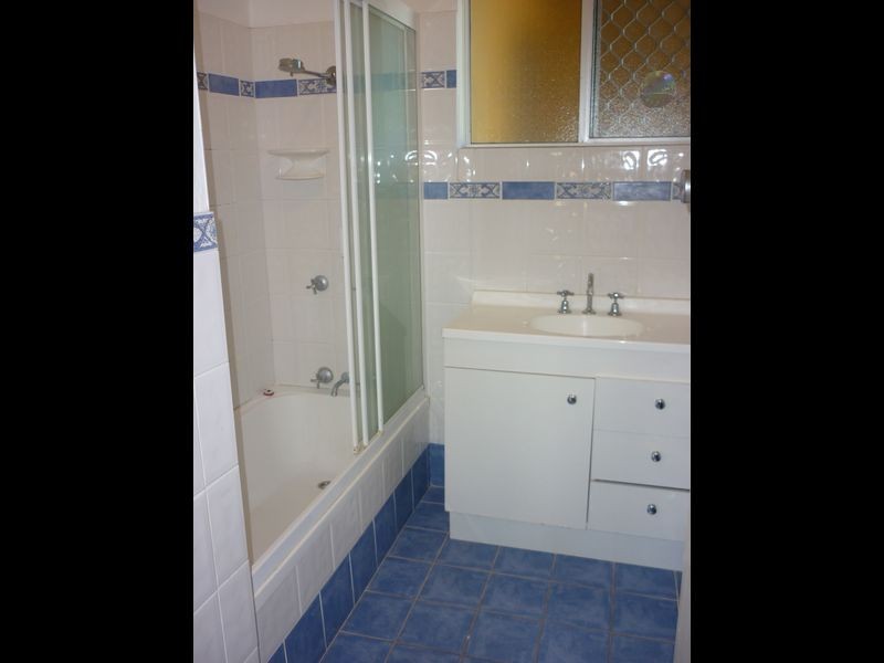 64 Albion Avenue, Miami QLD 4220