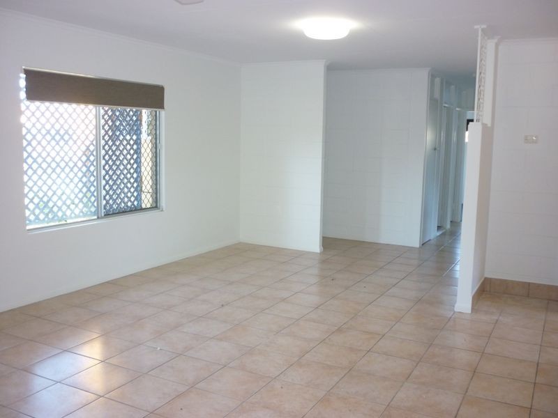 64 Albion Avenue, Miami QLD 4220