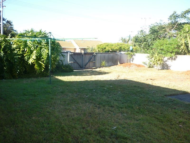 64 Albion Avenue, Miami QLD 4220