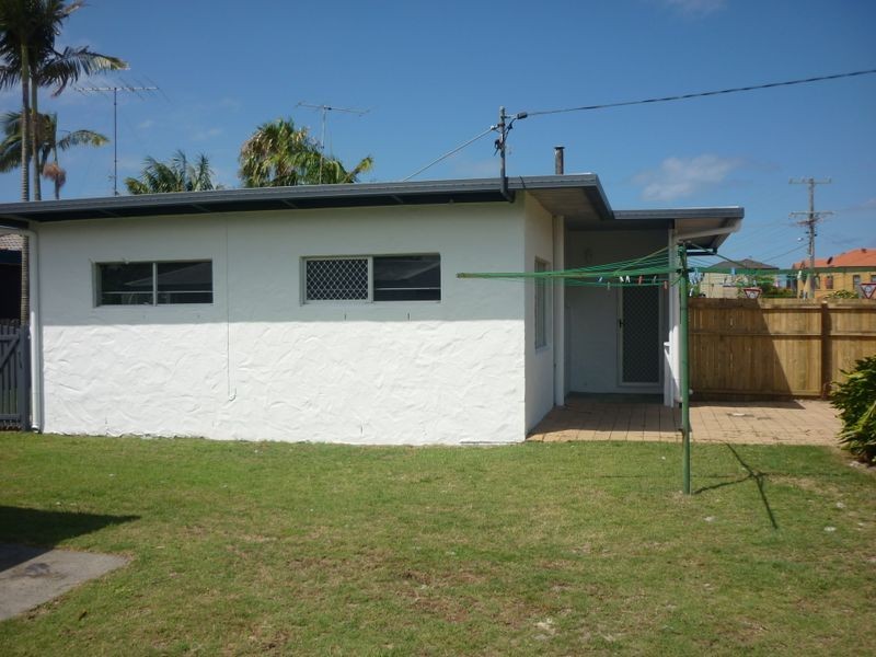 64 Albion Avenue, Miami QLD 4220