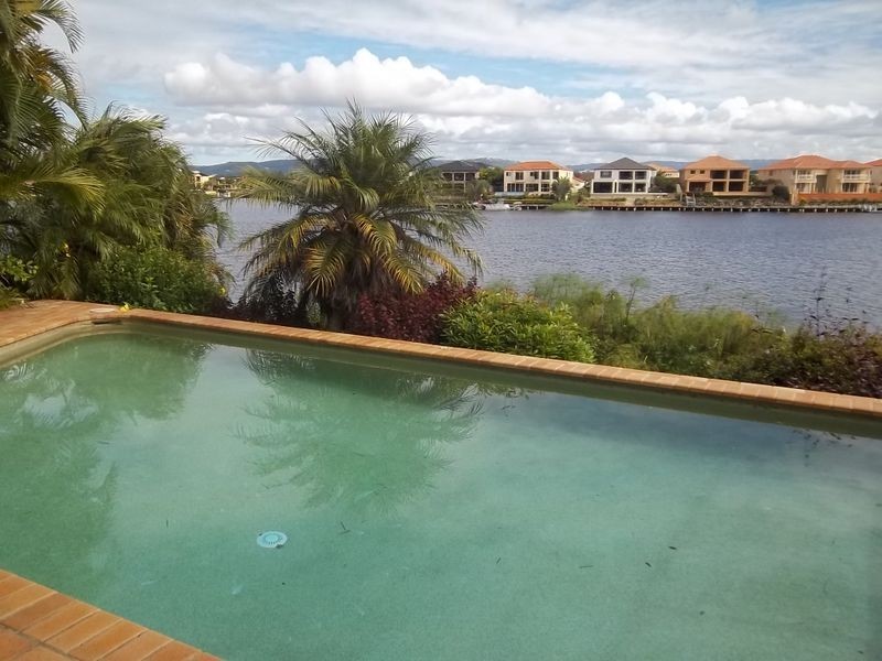 Clear Island Waters QLD 4226