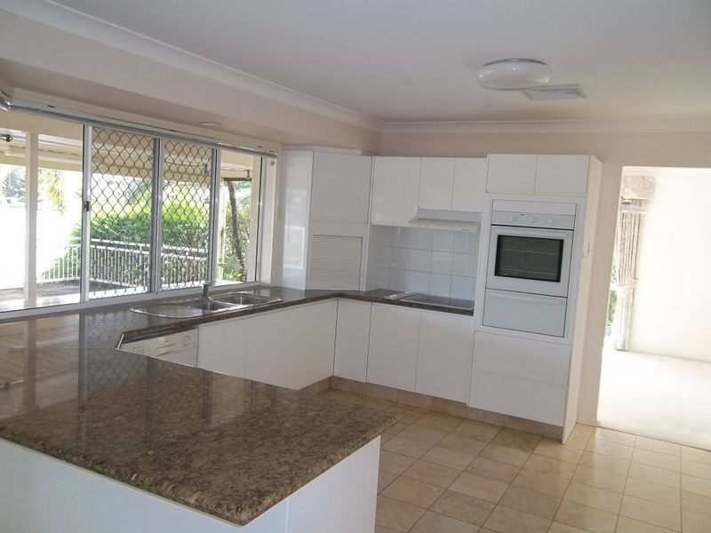 Clear Island Waters QLD 4226