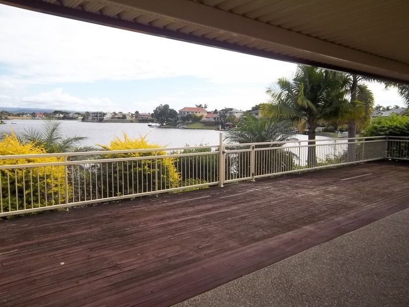 Clear Island Waters QLD 4226