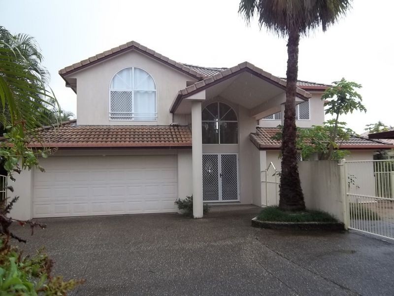 Clear Island Waters QLD 4226