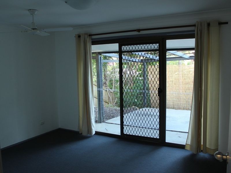 12 Nemo Close, Ashmore QLD 4214