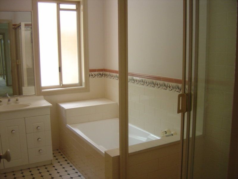 12 Waitara Place, Robina QLD 4226