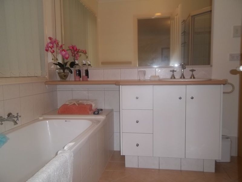 30 Sirec Way, Burleigh Heads QLD 4220